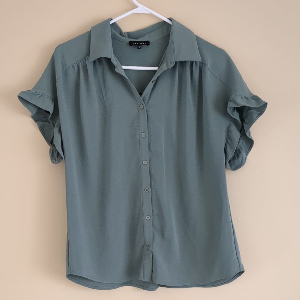 Medium Pleione Solid Green Button Front Collared Ruffle Sleeve Shirt Top